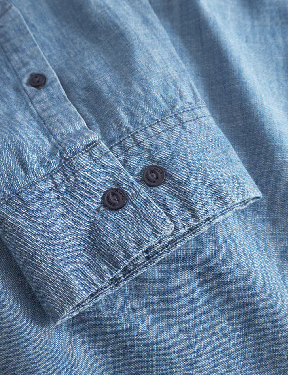 Jens over Topaz LS, Light Chambray